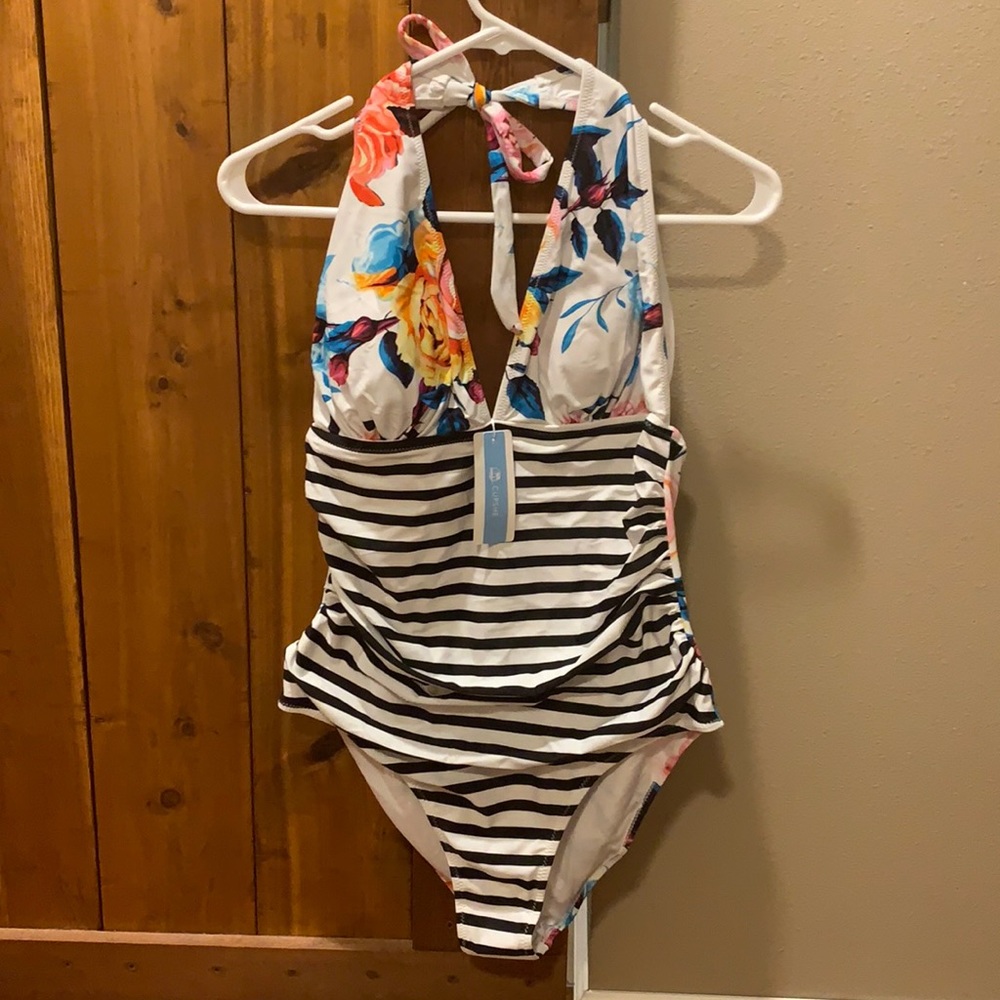 XL Bathing Suit 🩱 With Halter Top NWT
